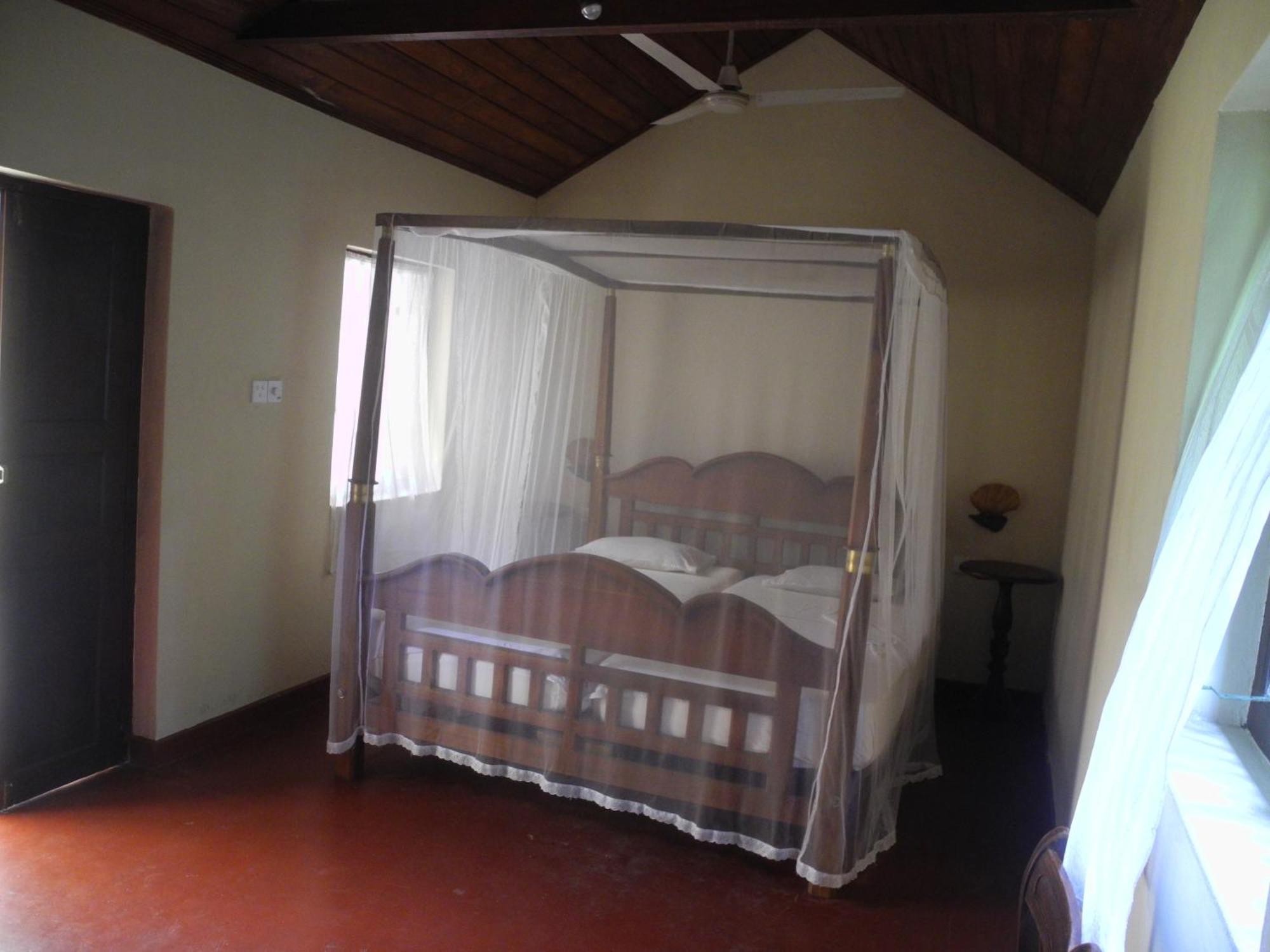 Top Of The Hill Guesthouse Weligama Esterno foto
