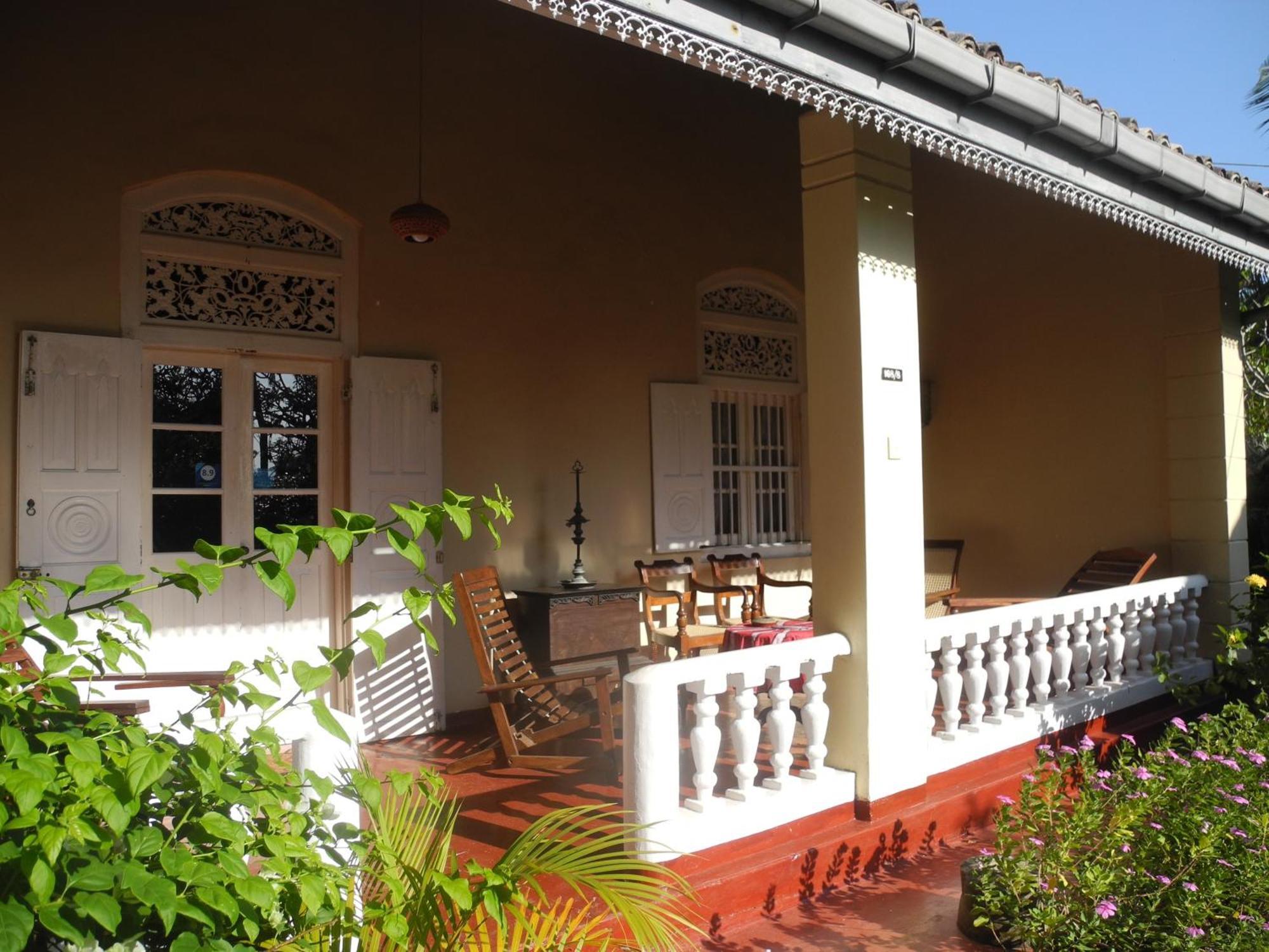Top Of The Hill Guesthouse Weligama Esterno foto