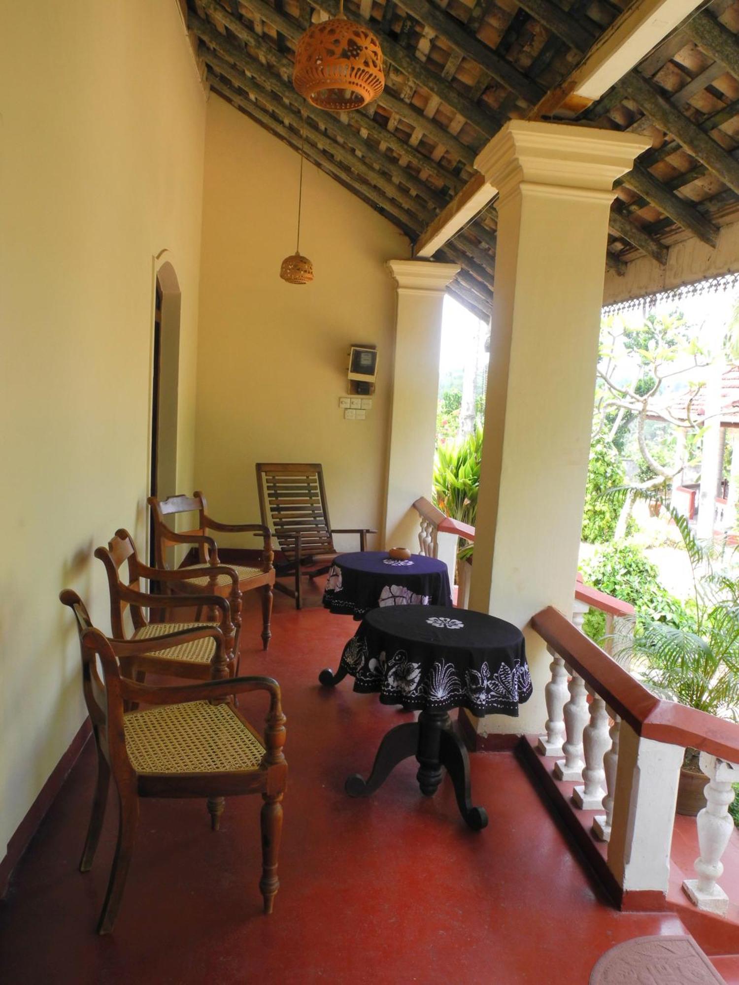 Top Of The Hill Guesthouse Weligama Esterno foto
