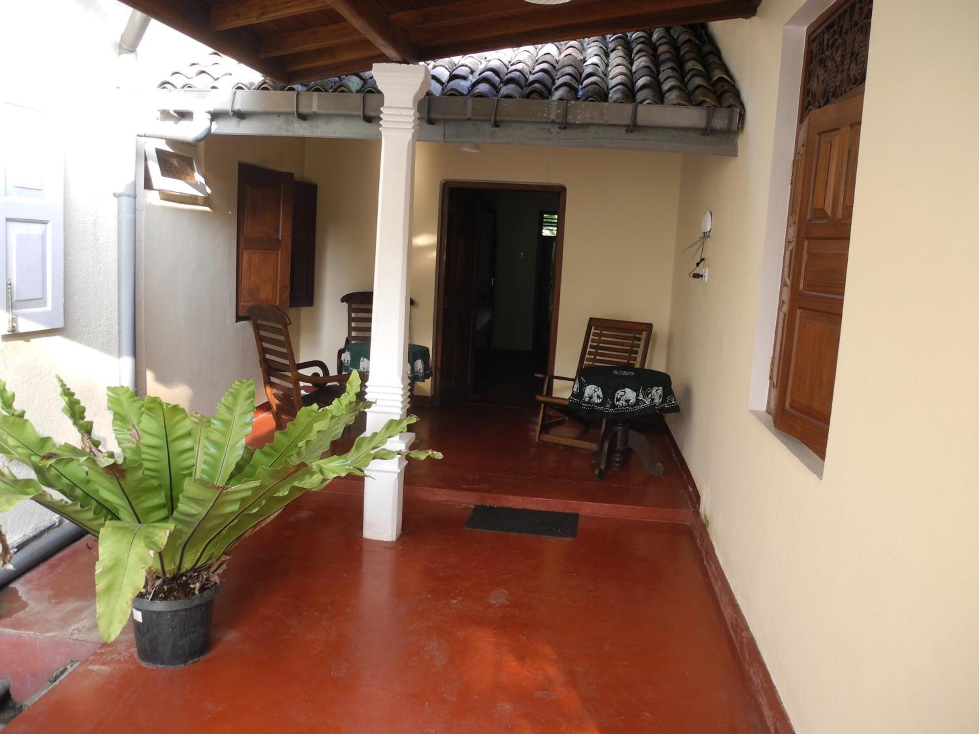 Top Of The Hill Guesthouse Weligama Esterno foto