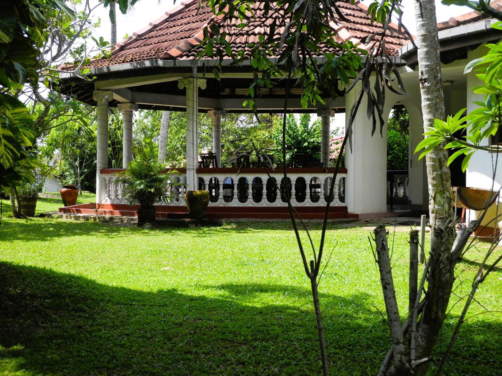 Top Of The Hill Guesthouse Weligama Esterno foto