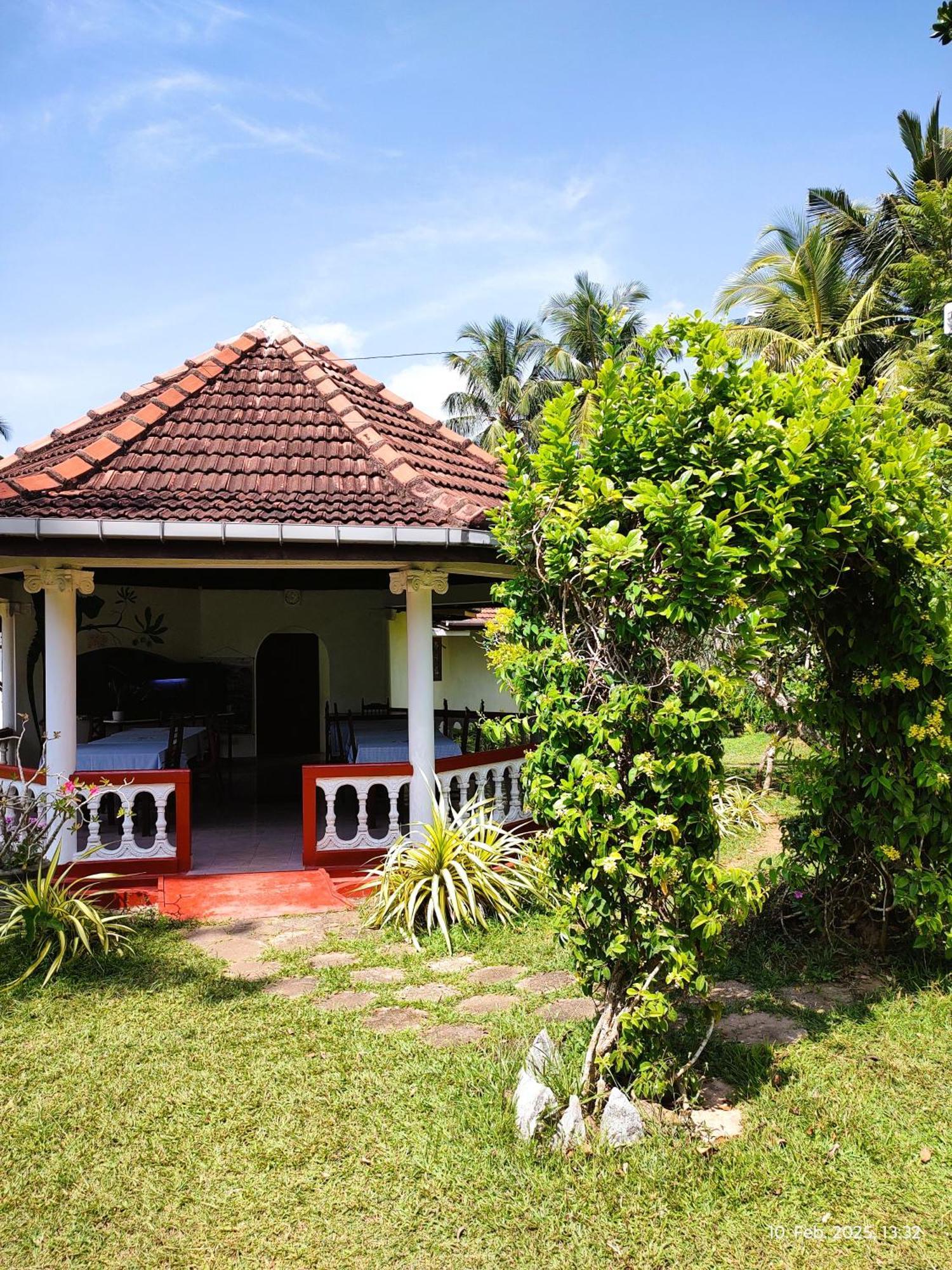 Top Of The Hill Guesthouse Weligama Esterno foto