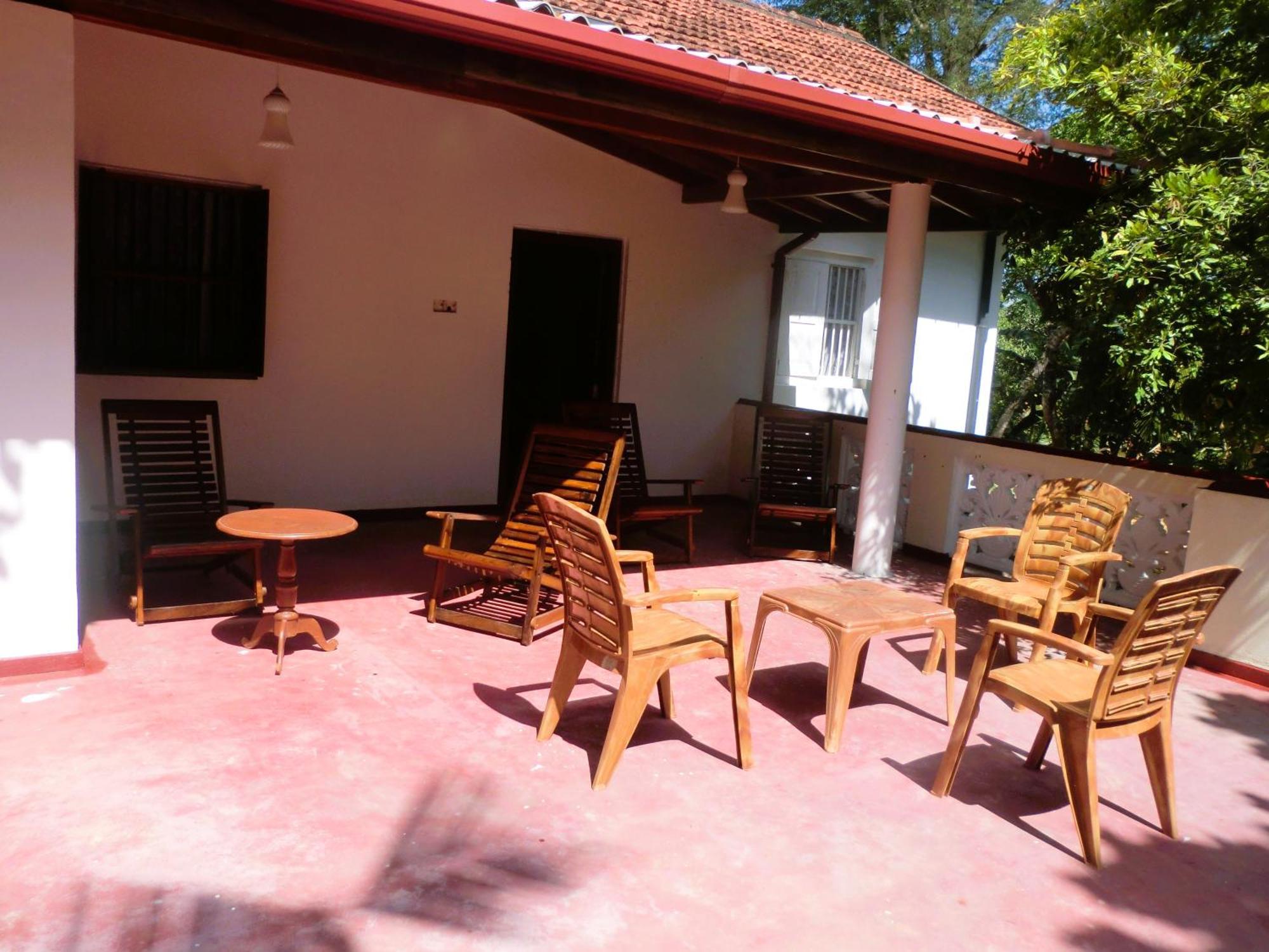 Top Of The Hill Guesthouse Weligama Esterno foto