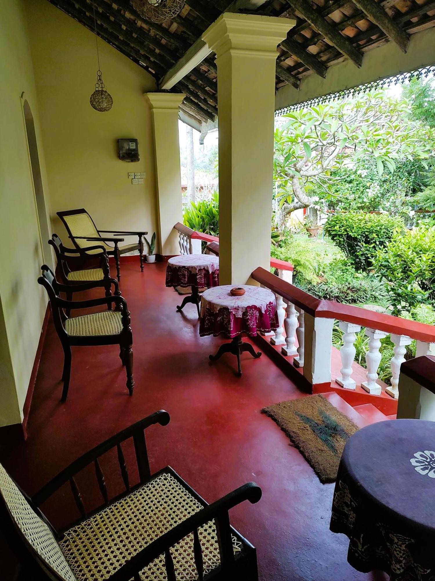 Top Of The Hill Guesthouse Weligama Esterno foto