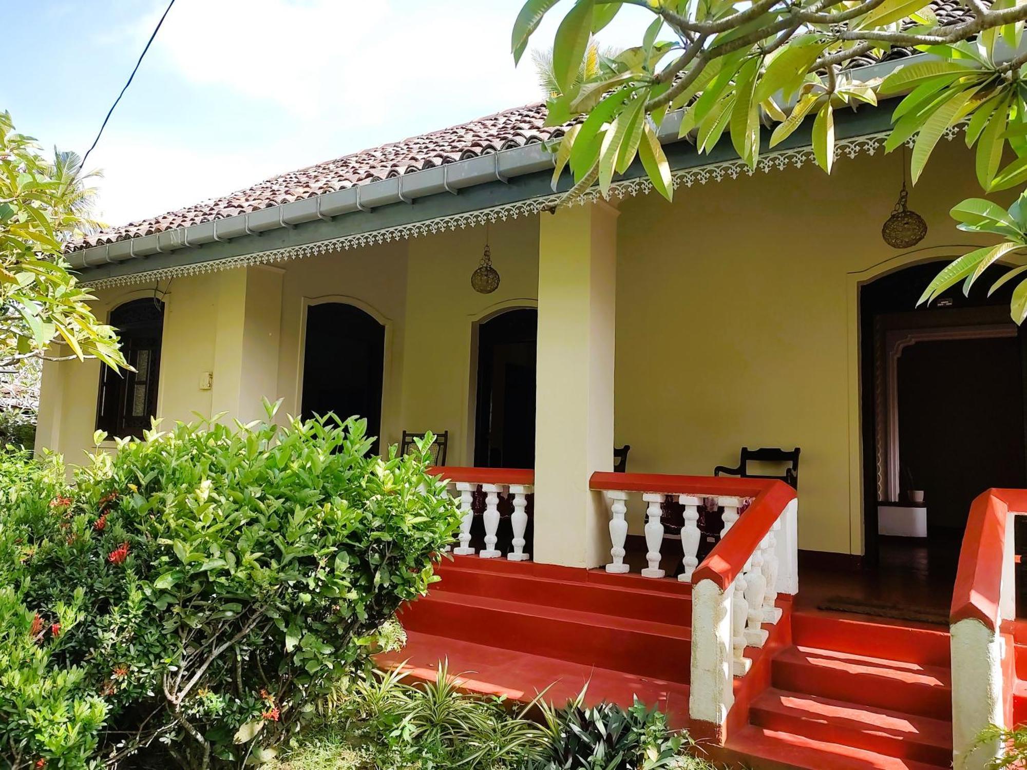 Top Of The Hill Guesthouse Weligama Esterno foto