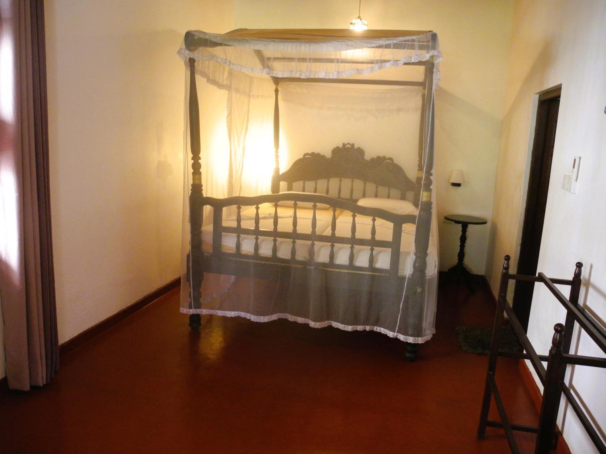 Top Of The Hill Guesthouse Weligama Esterno foto
